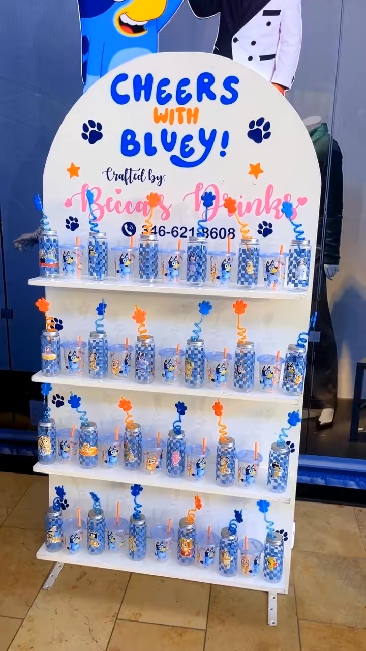 Bluey-themed personalized drink display for Dylan's third birthday
